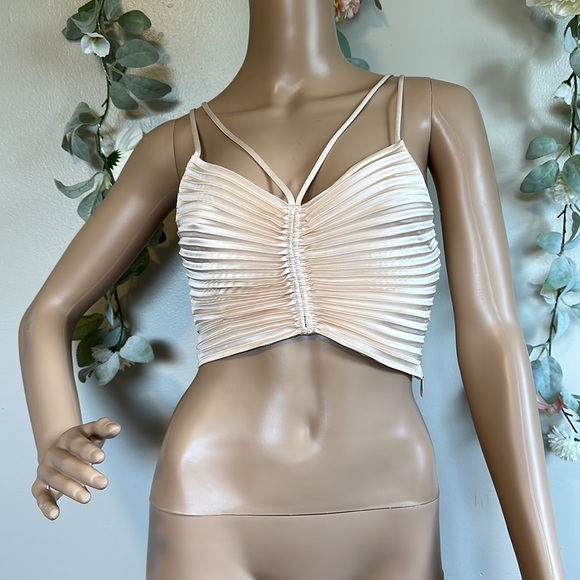 A.L.C. Ari Pleated Crop Top - Picture 7 of 14